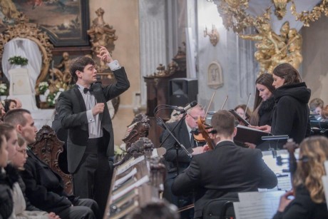 Fecsegő est a Nyitrai úti Közösségi Házban, ezúttal Dobszay Péterrel